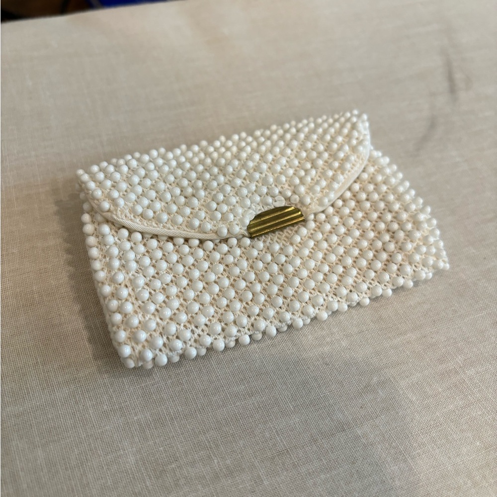 Vintage 60’s white beaded change purse